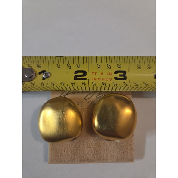 Vintage Kenneth J Lane clip on earrings - Picture 4 of 5